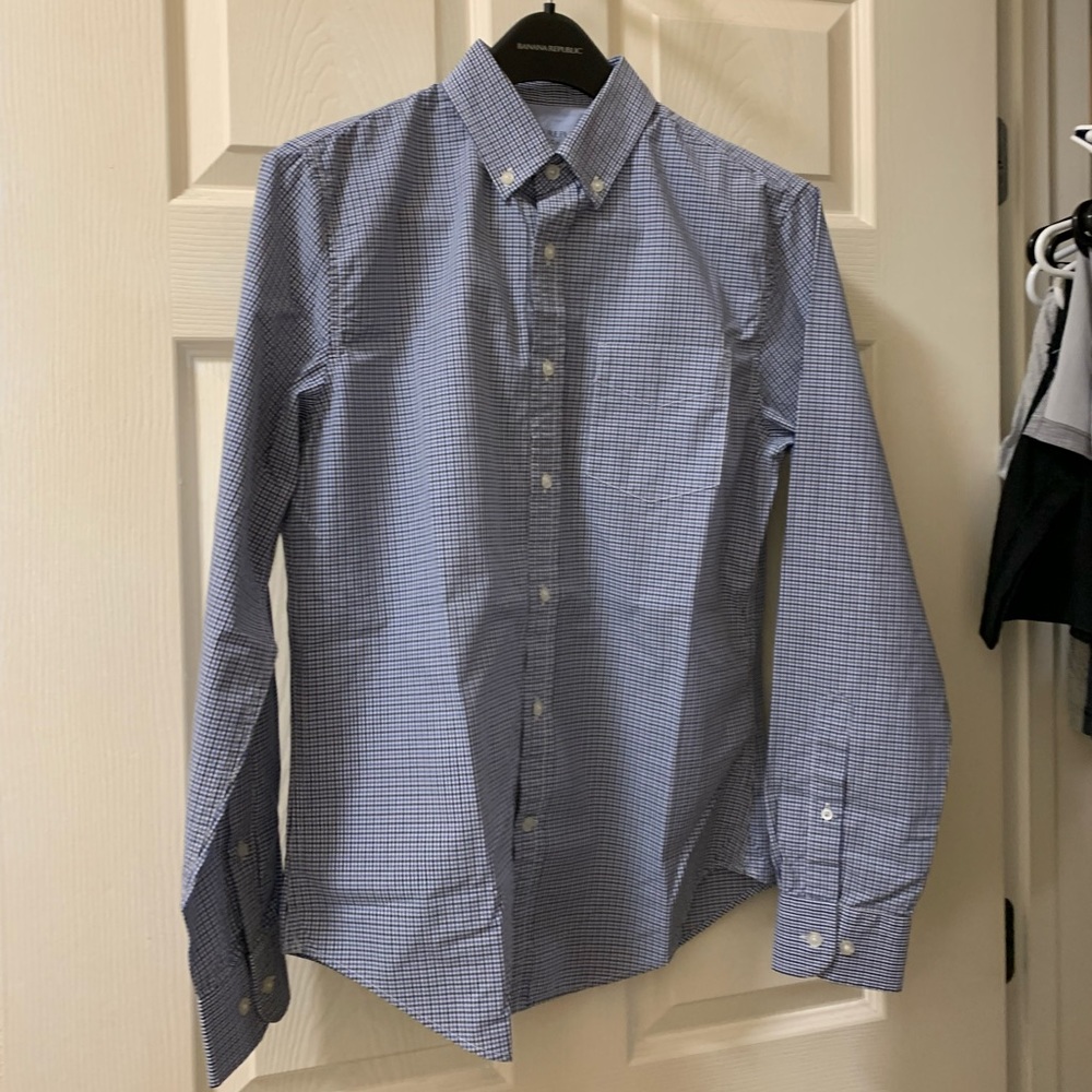 2 dress shirt bundle, 2 banana republic small